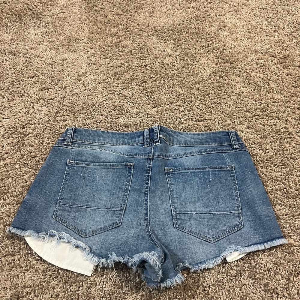 Light jean shorts